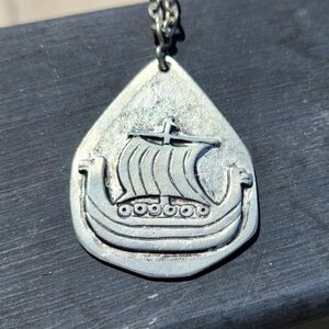 Viking Ship Pendant Necklace 🇸🇪 Z TENN Sweden